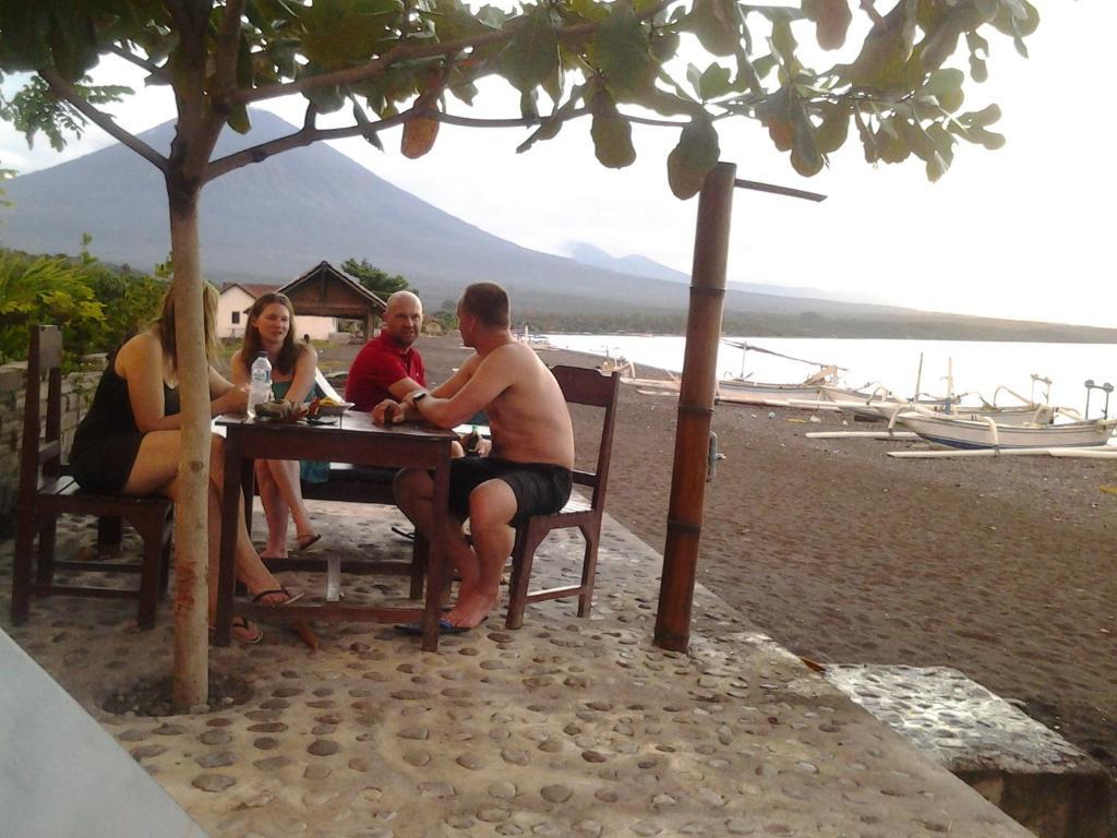 Solaluna Beach Homestay Amed Buitenkant foto